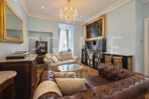 undefined, 24 Sloane Gardens, Sloane Square SW1W