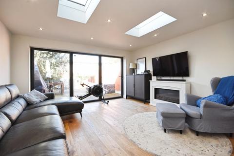 4 bedroom terraced house for sale, Pearcy Close, Harold Hill, Romford