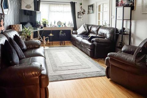 3 bedroom end of terrace house for sale, Potters Mead, West Sussex BN17