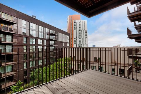 1 bedroom flat to rent, Legacy Building, Embassy Gardens, London, SW11