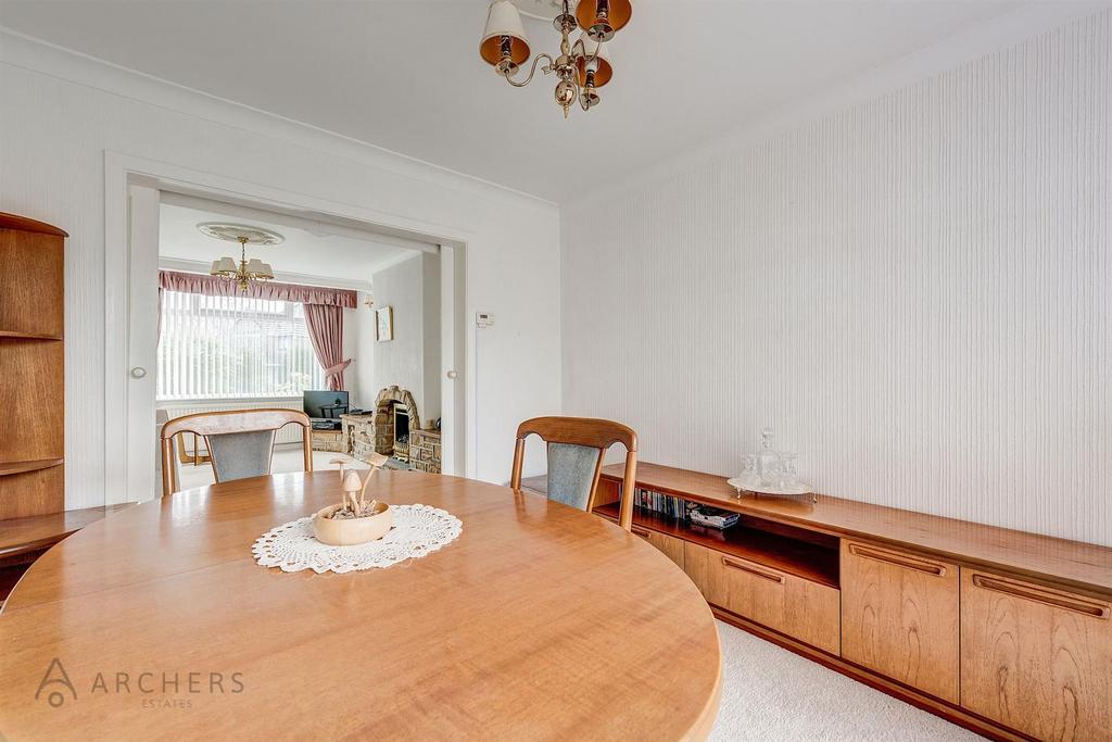 46 Barncliffe Road(Interior)-6.jpg