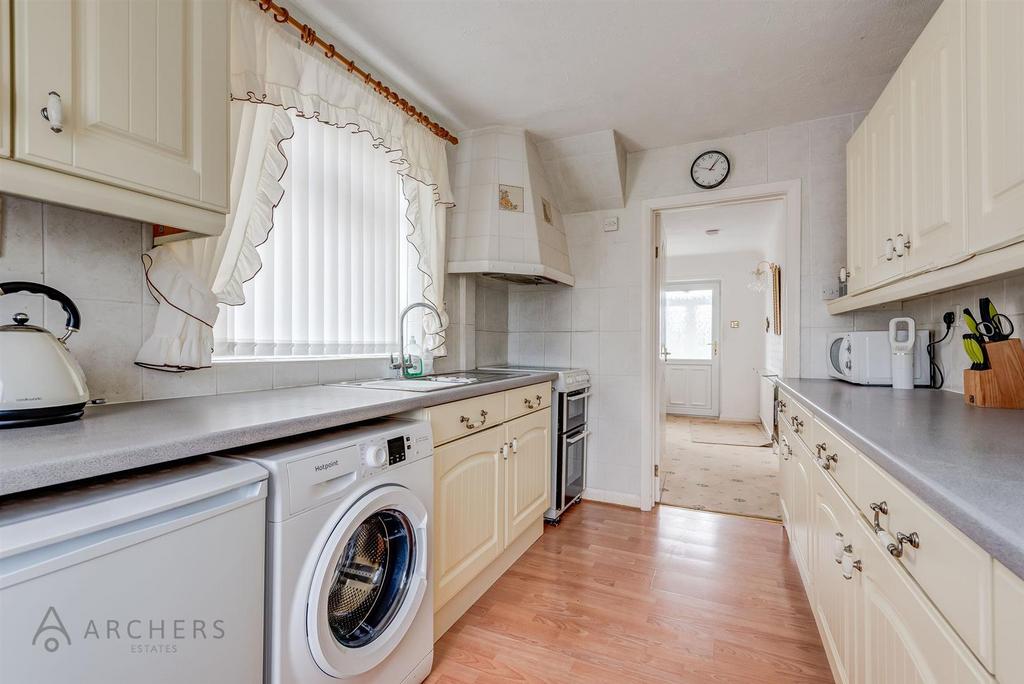 46 Barncliffe Road(Interior)-8.jpg