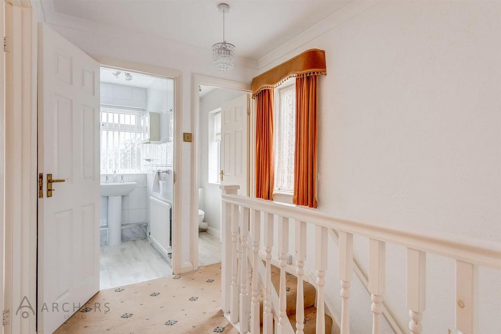 46 Barncliffe Road(Interior)-16.jpg