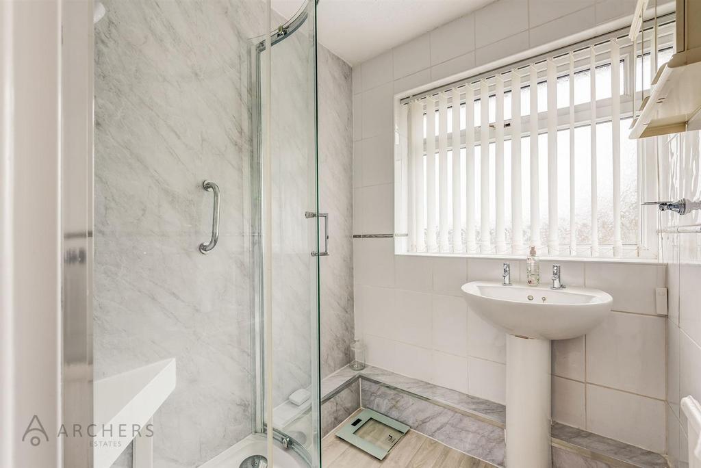46 Barncliffe Road(Interior)-17.jpg