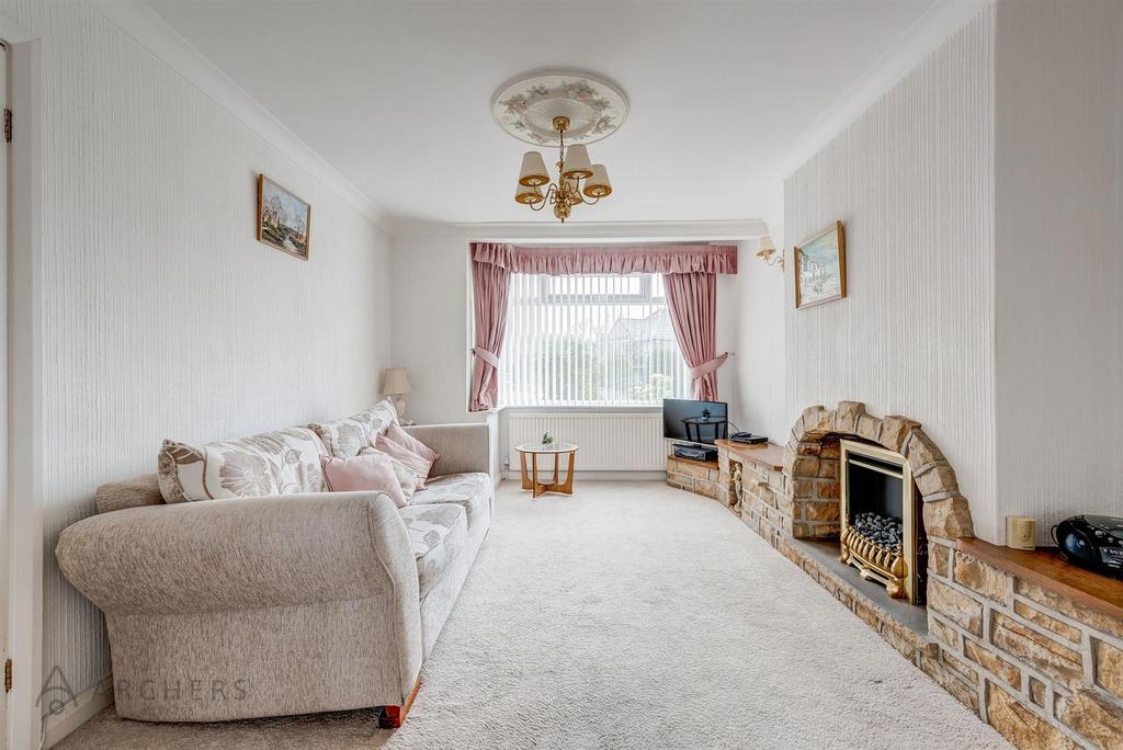 46 Barncliffe Road(Interior)-2.jpg