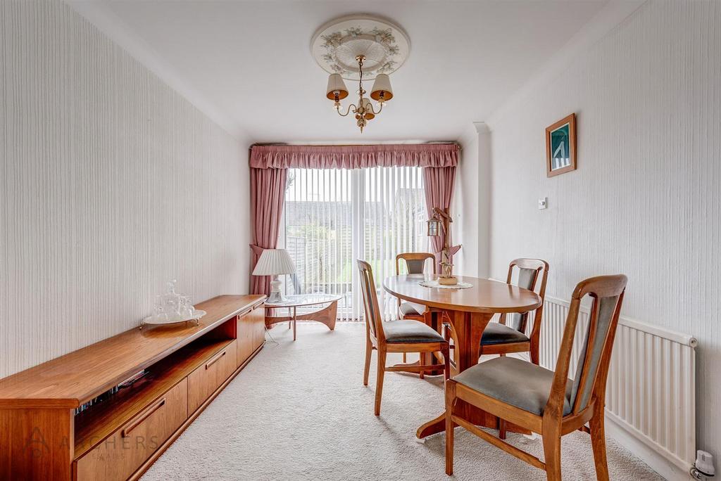 46 Barncliffe Road(Interior)-4.jpg