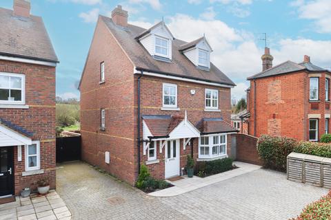 undefined, Meadow Vale, Wheathampstead, St. Albans, AL4