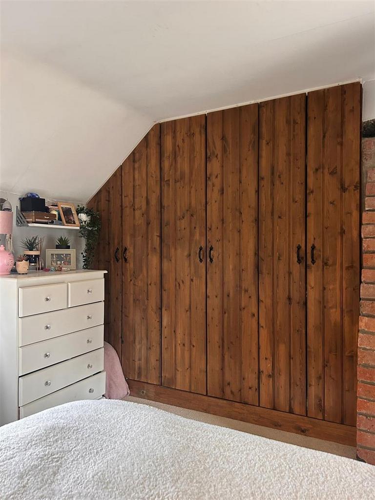Chloe's bedroom 2.jpeg