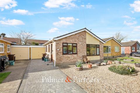 2 bedroom bungalow for sale - Albany Close, West Bergholt, Colchester, Essex, CO6
