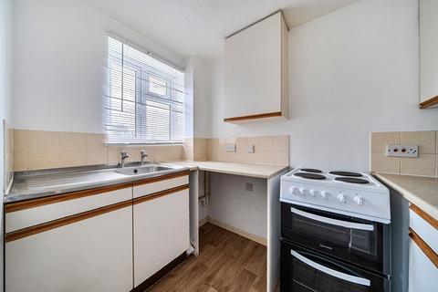 1 bedroom ground floor flat for sale, Caernarvon Road, Chichester, PO19