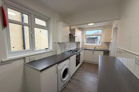 3 bedroom semi-detached house for sale, Bideford Close, Edgware HA8