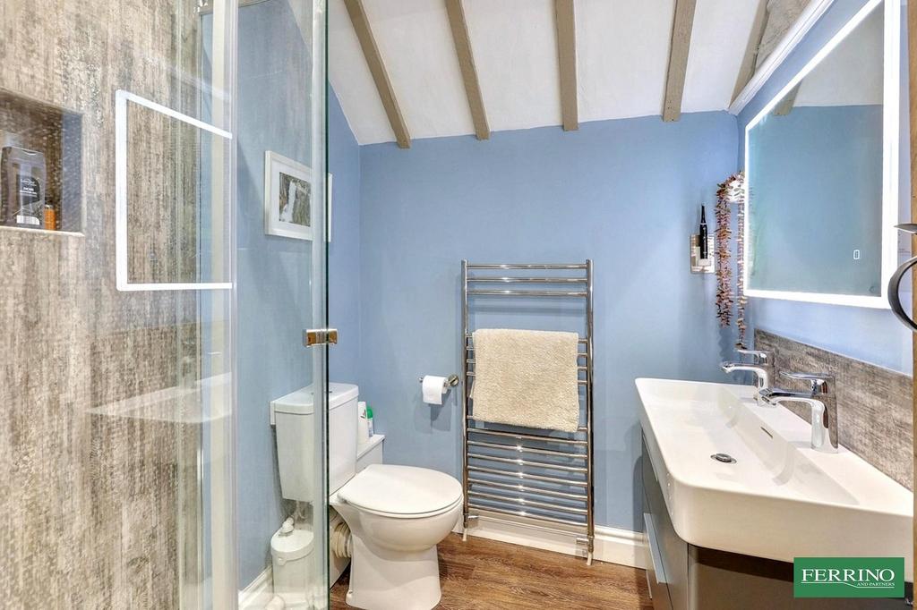 Bedroom 1 En-suite