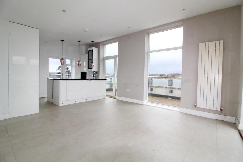 Living room kitchen e.jpg