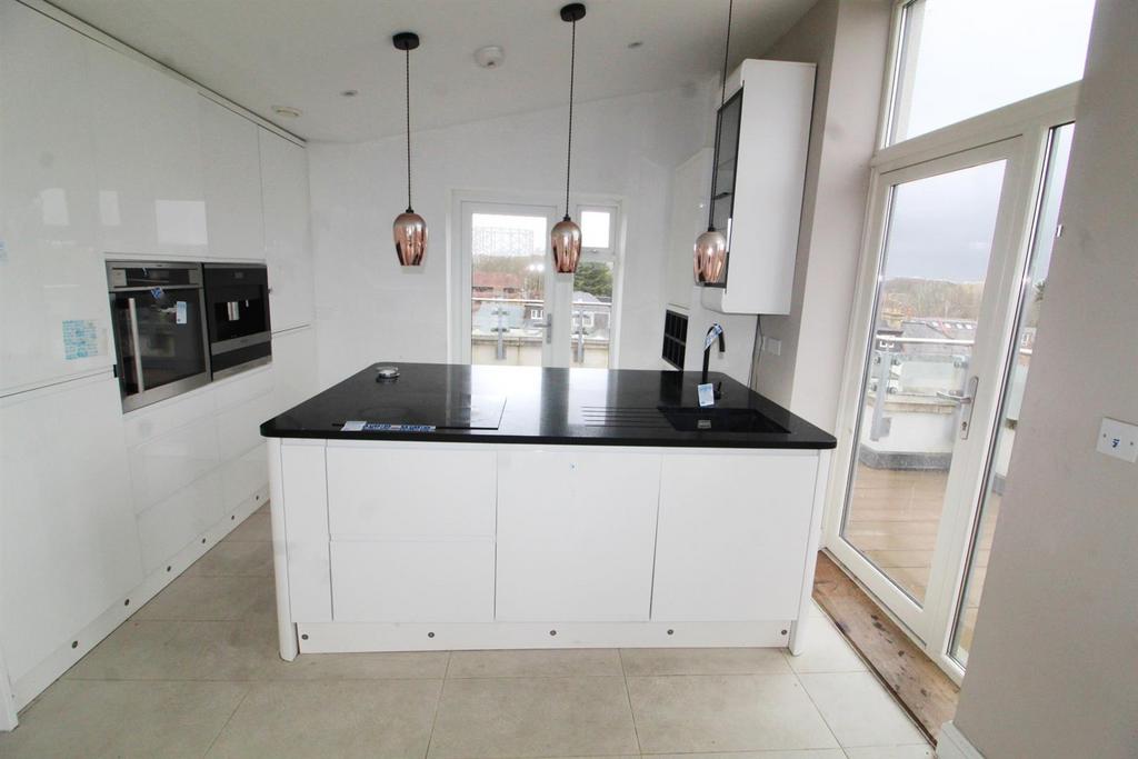Kitchen e.jpg