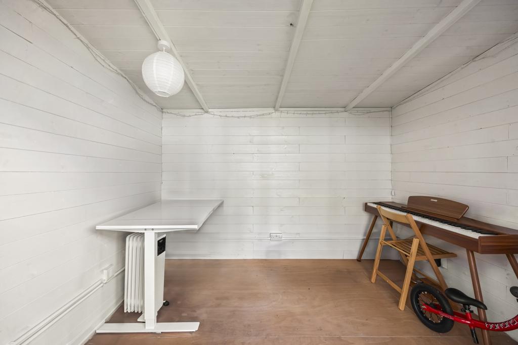 Saint Elmo Road, 35-010(1)