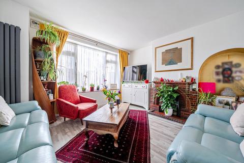 4 bedroom semi-detached house for sale, Greenwood Close, Thames Ditton, KT7