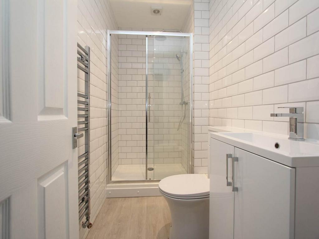 First Floor Shower R