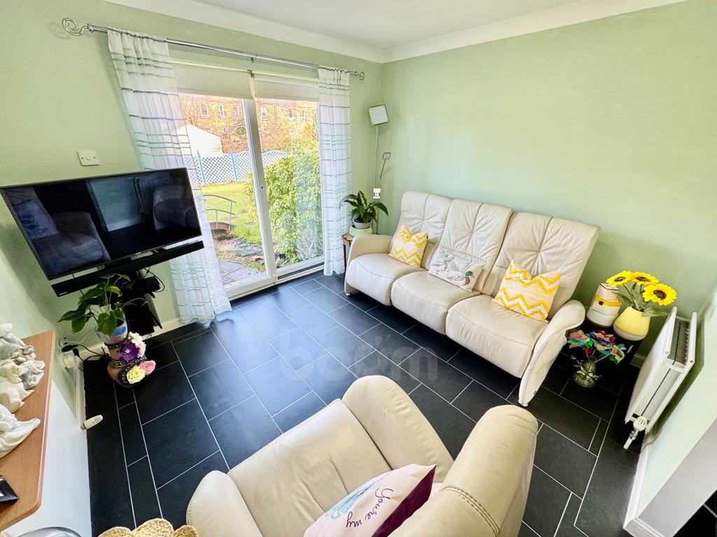 Turners Avenue, Paisley sitting room