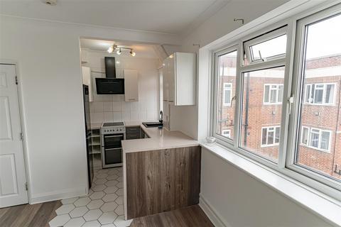 2 bedroom flat to rent, Terrace Road, Bournemouth