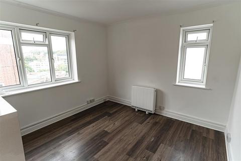 2 bedroom flat to rent, Terrace Road, Bournemouth