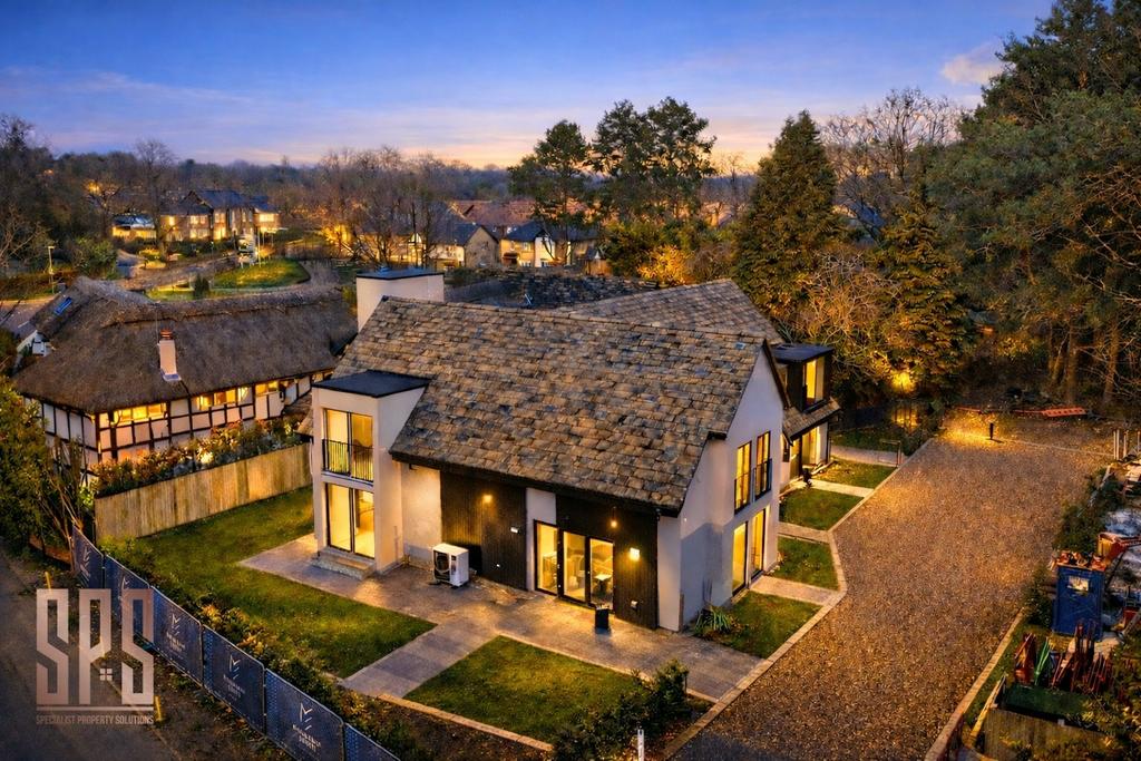 Luxurious Four Bedroom Home