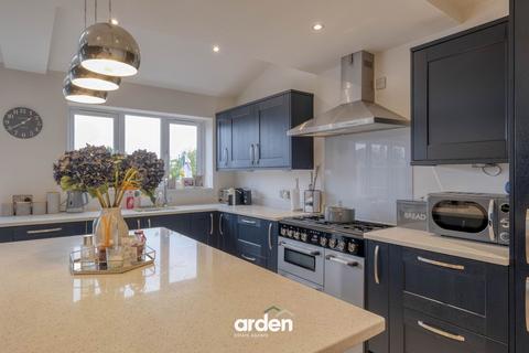 4 bedroom semi-detached house for sale, Loxley Avenue, Shirley, B90