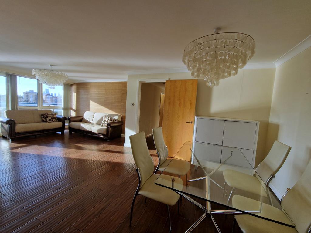 2 Bedroom 2 Bathroom Apartment with Balcony and S
