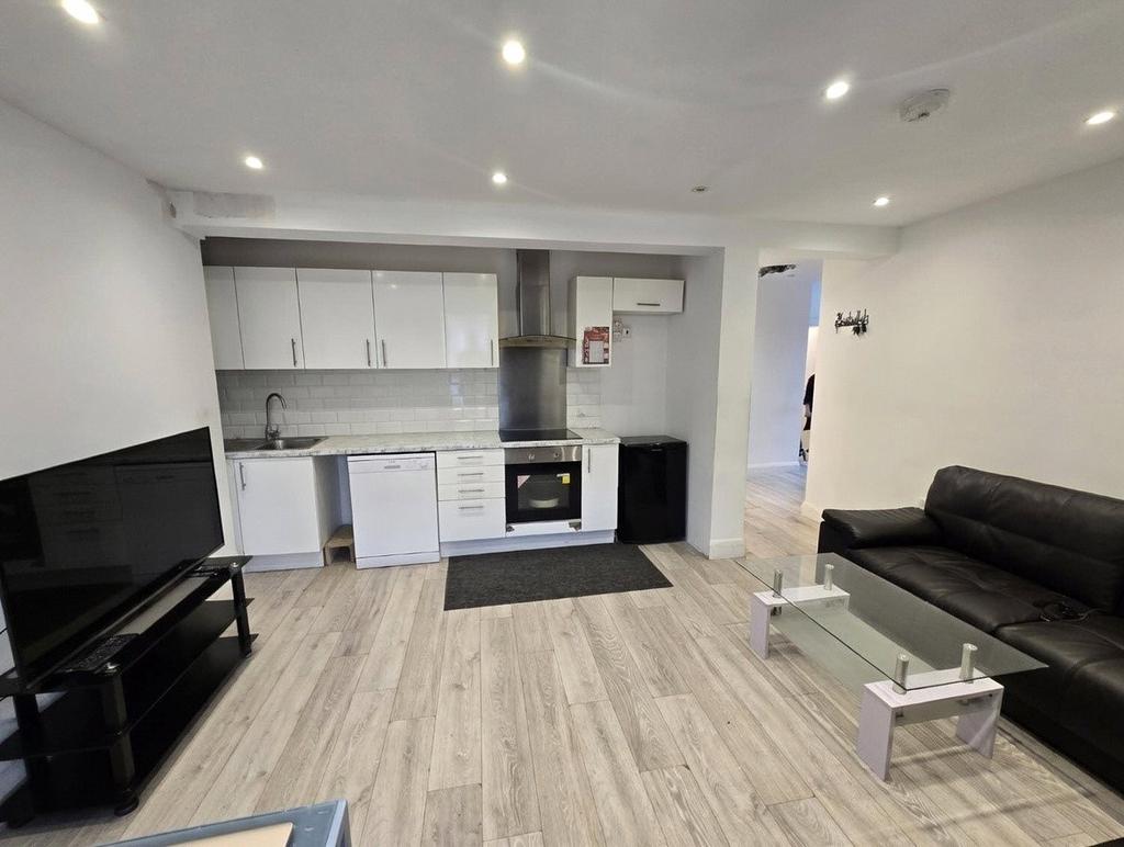Lounge/Kitchen