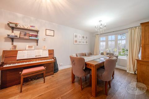 undefined, Weydon Farm Lane, Farnham, Surrey, GU9