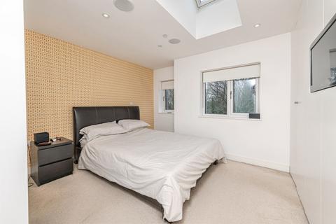2 bedroom townhouse for sale, Radley Court, MIRFIELD
