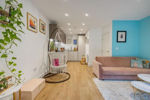 1 bedroom flat for sale, 2 Anderson Square, London E3