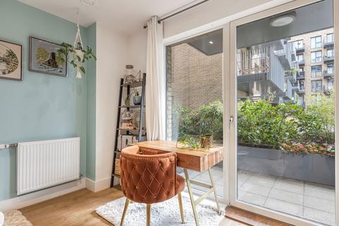 1 bedroom flat for sale, 2 Anderson Square, London E3