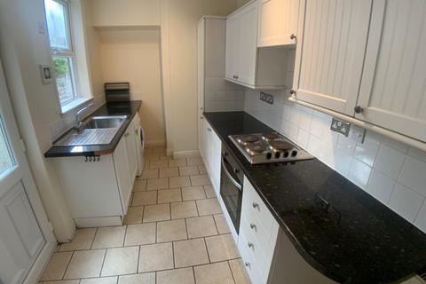 3 bedroom terraced house to rent, Windermere Street, Leicester LE2