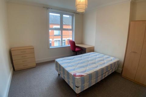 3 bedroom terraced house to rent, Windermere Street, Leicester LE2