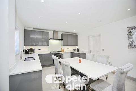 4 bedroom detached house for sale, Acorn Close, Rogerstone, Newport