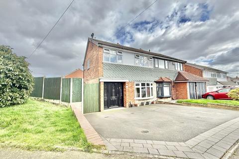 3 bedroom semi-detached house for sale - Silverthorne Avenue, Tipton DY4
