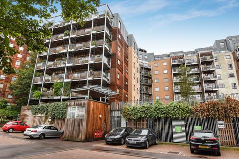 2 bedroom flat to rent, Seren Park Gardens Greenwich SE3