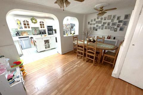 undefined, Courtfield Road, Ashford TW15