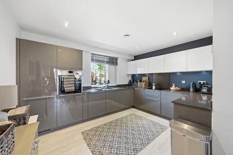 3 bedroom flat for sale, Harrison Drive, Cambridge, CB2
