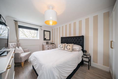 undefined, Yew Tree Court, Boxmoor