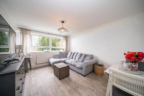 undefined, Yew Tree Court, Boxmoor