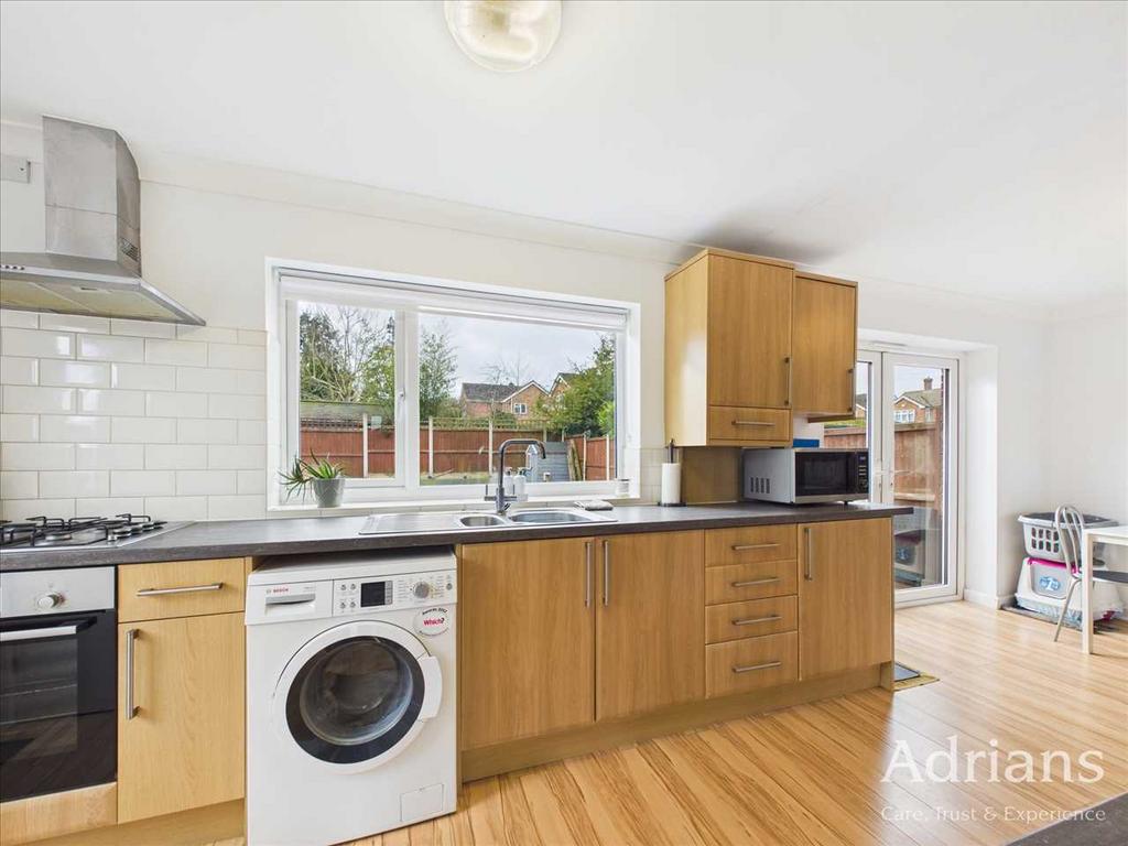 Kitchen / dining