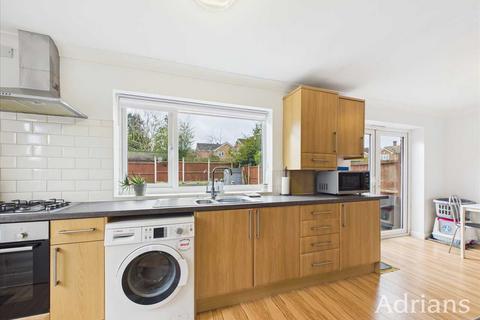 3 bedroom semi-detached house for sale, Gordon Road, Moulsham Lodge, Chelmsford