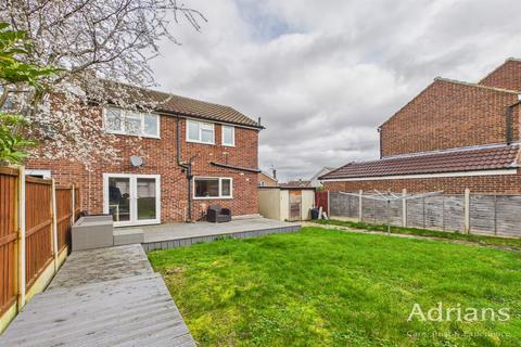 3 bedroom semi-detached house for sale, Gordon Road, CM2