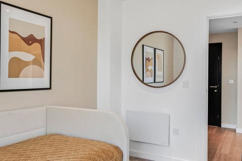 3 bedroom apartment for sale, Plot D.0.1, at Eden Grove, Staines-upon-Thames, TW18 4AB
