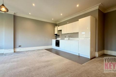 2 bedroom flat for sale, Grimston Gardens, Folkestone, Kent CT20 2PU