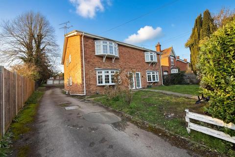 84 Connaught Road, Fleet GU51