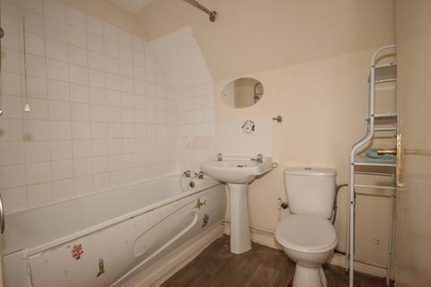 3 bedroom flat to rent, Thames Court, Leysdown Road, Sheerness, Kent, ME12 4RT