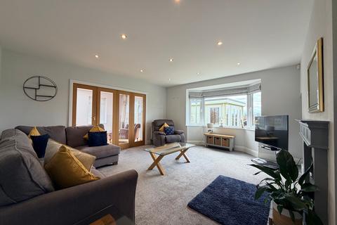 3 bedroom detached house for sale, Porritt Lane, Irton, YO12