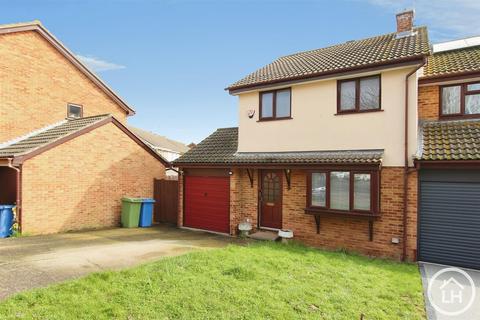 3 bedroom semi-detached house for sale, Foxgrove, Sittingbourne